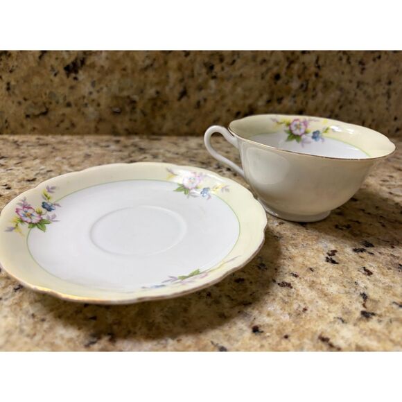 Chikaramachi Porcelain Made in Japan Teacup and Saucer Soft Yellow with Florals - Picture 5 of 8